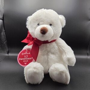 Hallmark White Lil' Sweetheart Bear Valentine NWT
